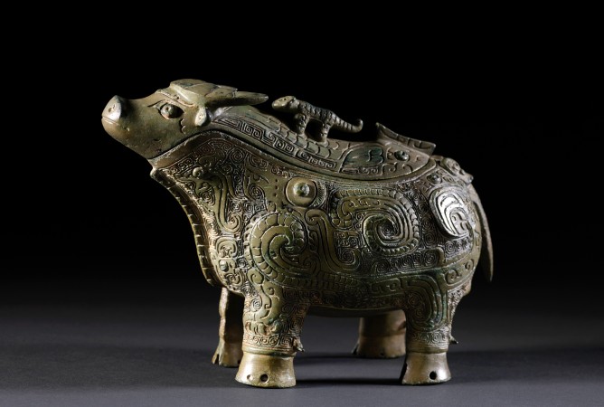 Weingefäß in Gestalt eines Ochsen, Bronze, Späte Shang-Zeit, 13.–11. Jh. v. Chr. (#1)