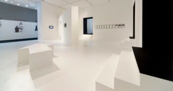 Kartografie der Träume: Die Kunst des Marc-Antoine Mathieu im Frankfurter Museum