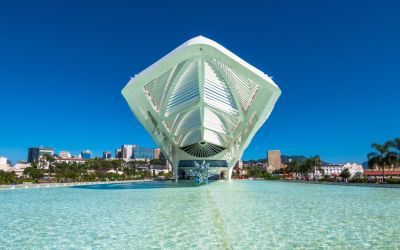Das futuristische Museu do Amanhã am Hafen von Rio de Janeiro ist ein "Museum der Dritten Generation" und konzentriert sich auf Zukunftsthemen. (Foto: AdobeStock - Bernard Barroso 474944354)