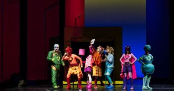 90-minütige Familienoper Die blaue Sau fördert Zusammenhalt durch (Foto: Bibi Abel)