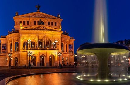 Alex Olle inszeniert Fortners Bluthochzeit an Frankfurter Oper (Foto: AdobeStock -  helmutvogler - 533192592)