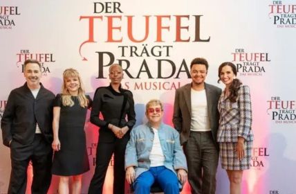 Elton John empfängt Hamburger Hauptdarsteller von Teufel trägt (Foto: Morris Mac Matzen)
